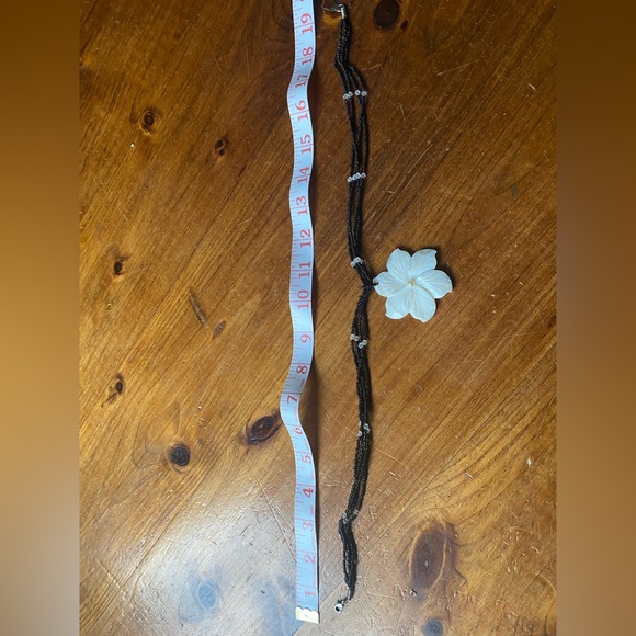 Flower necklace - Picture 4 of 4